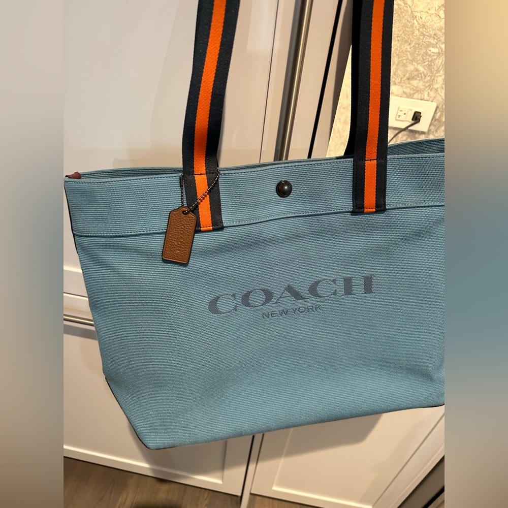 Coach tote bag in teal blue - like new!